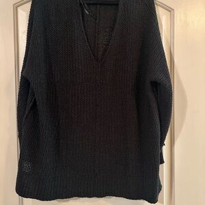 Universal Thread Black V-Neck Sweater